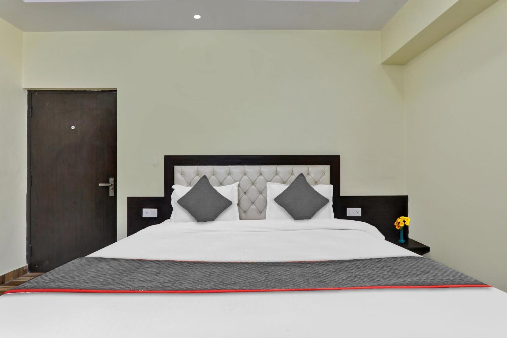 Hotel Collection O Starfield Lucknow Exterior foto