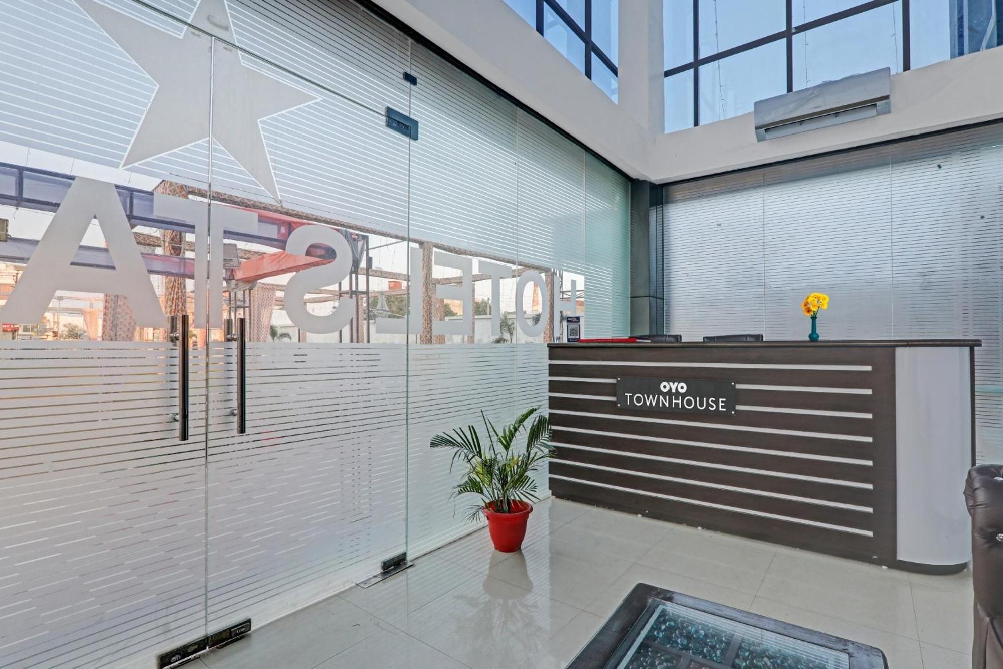 Hotel Collection O Starfield Lucknow Exterior foto