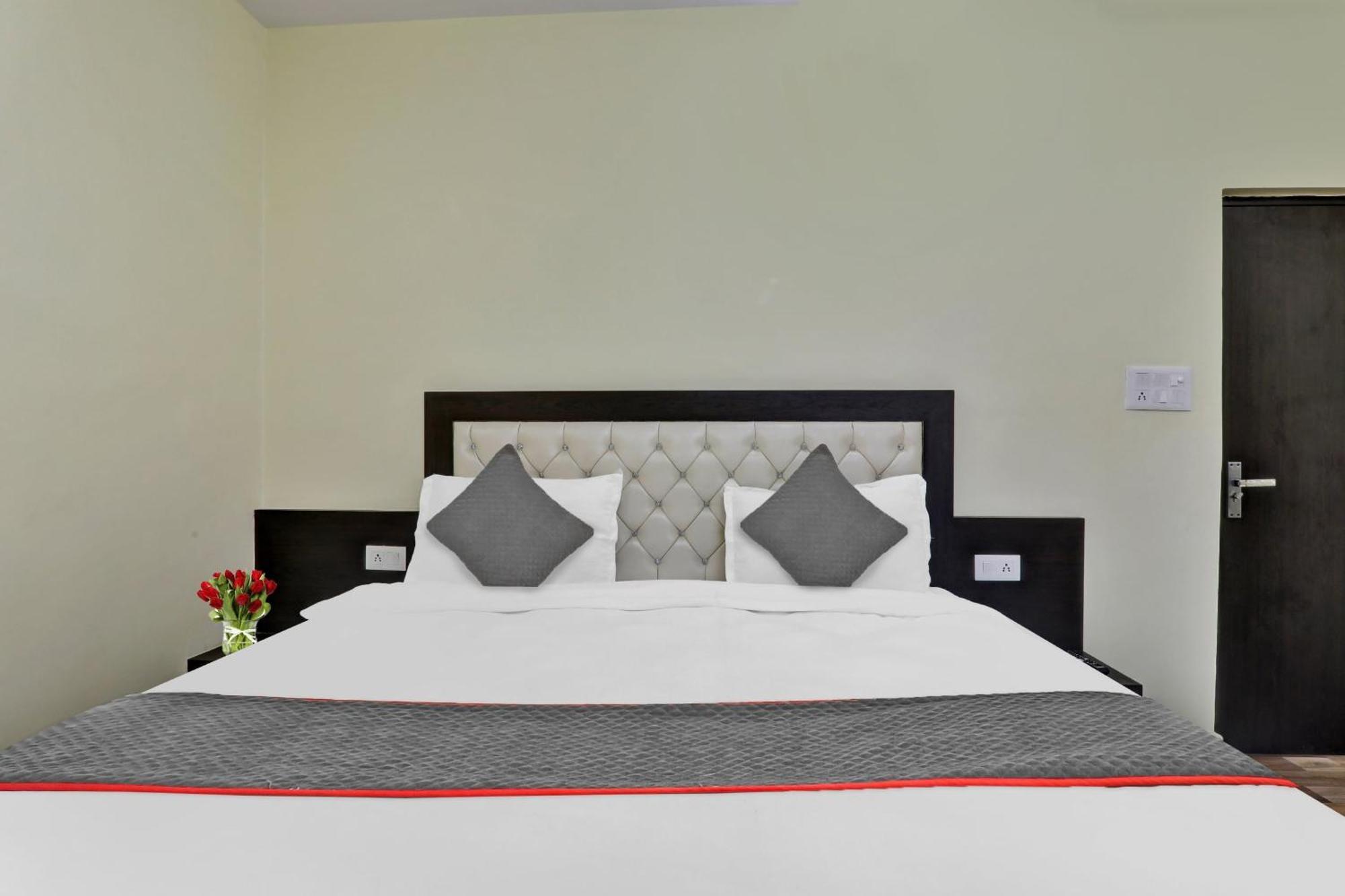 Hotel Collection O Starfield Lucknow Exterior foto