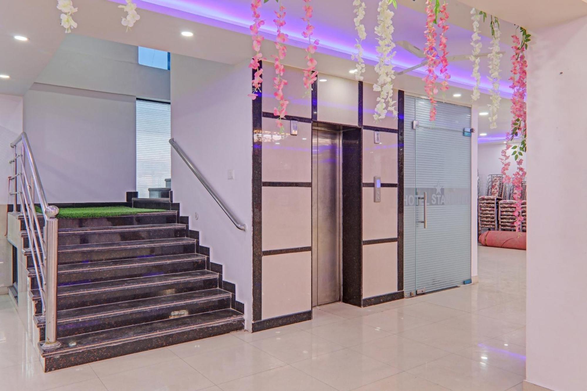 Hotel Collection O Starfield Lucknow Exterior foto